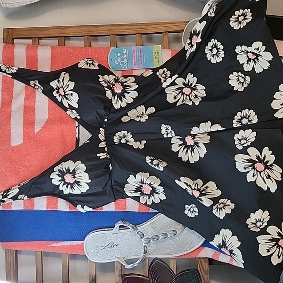 Swim Solutions Other - 💥 NWT Swim Solutions Floral swim dress swimdress